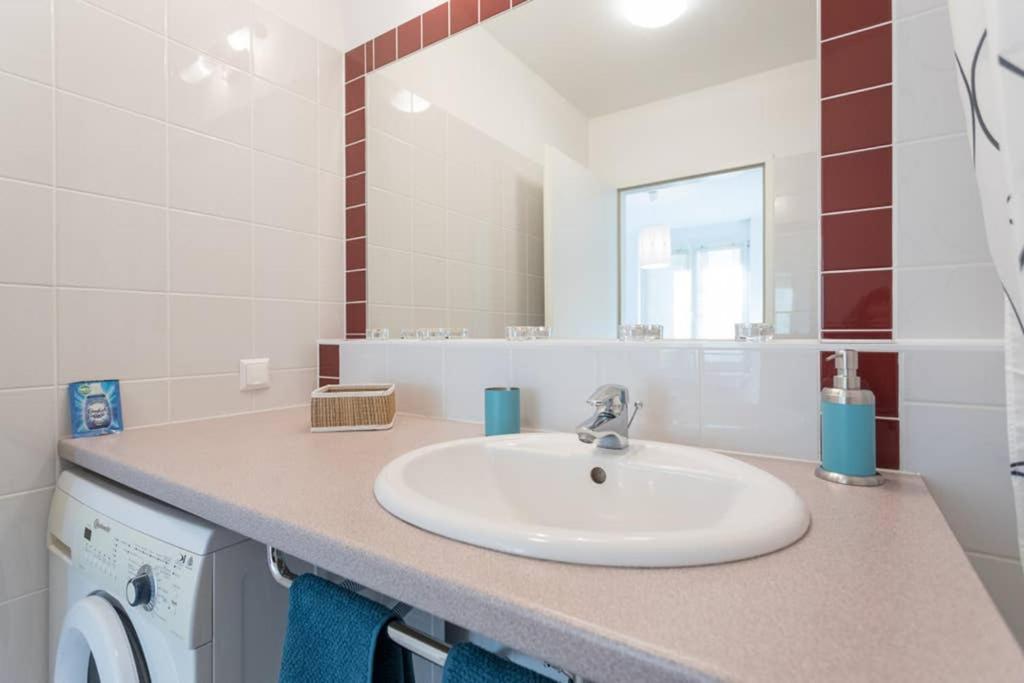 Bright Apartment In Hip & High Quality Neighborhood Виена Екстериор снимка