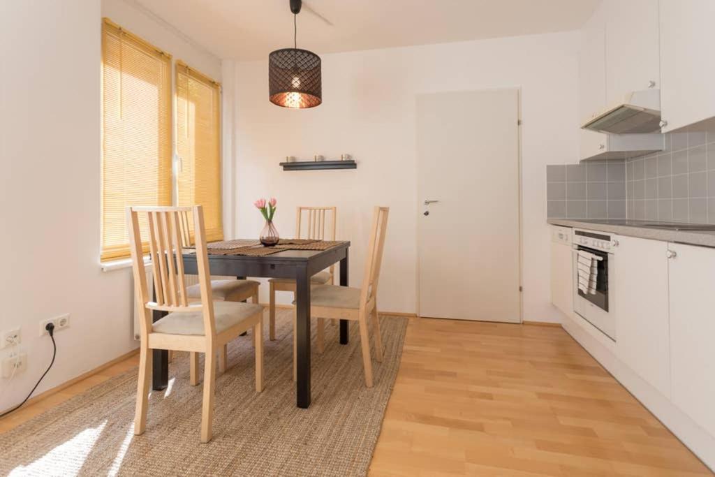 Bright Apartment In Hip & High Quality Neighborhood Виена Екстериор снимка