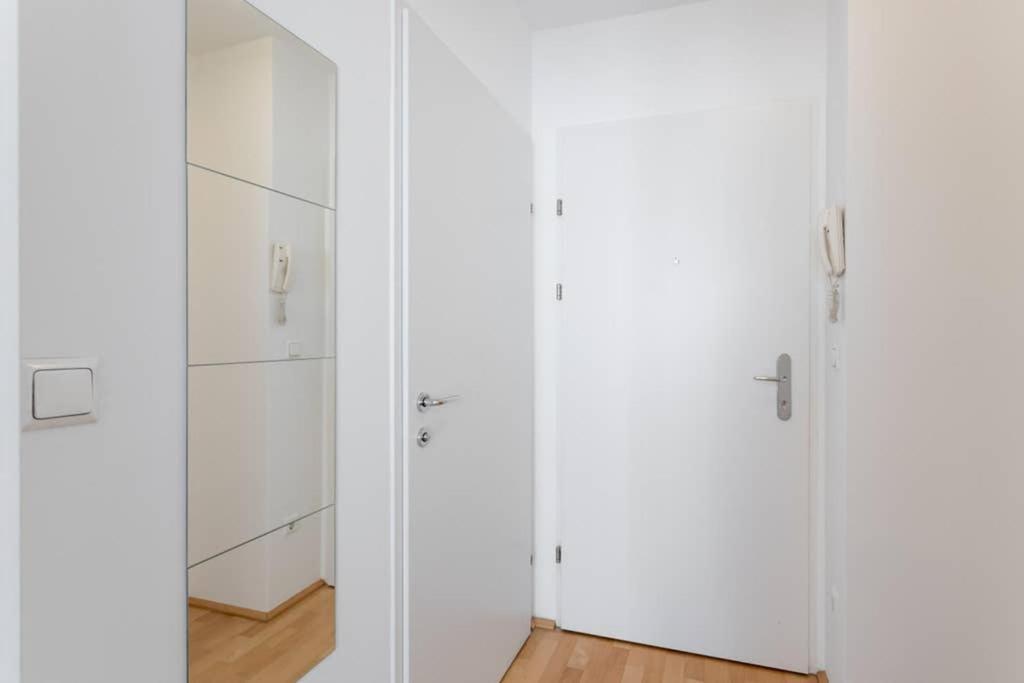 Bright Apartment In Hip & High Quality Neighborhood Виена Екстериор снимка