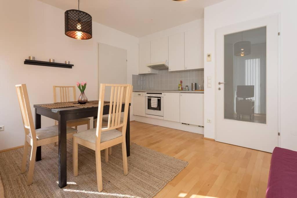 Bright Apartment In Hip & High Quality Neighborhood Виена Екстериор снимка